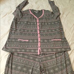 Very soft pajamas. 3x (22/24).